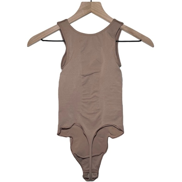 SKIMS Seamless Sculpt Scoop Neck Thong Bodysuit in Sienna - Picture 4 of 6
